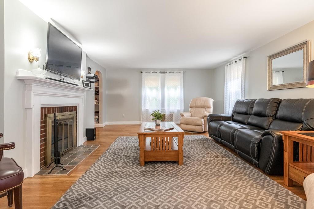 20 Grant Road Malden, MA 02148 - Photo 6 of 30 Gallery Image 6