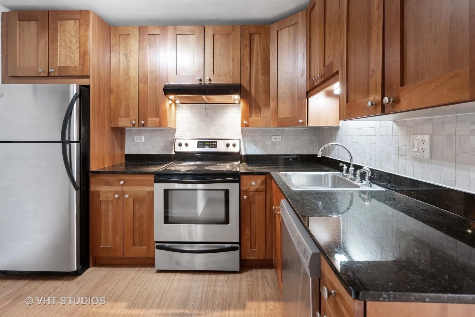 3033 North Sheridan Road, Unit 310 Chicago, IL 60657 - Photo 6 of 12 Gallery Image 6