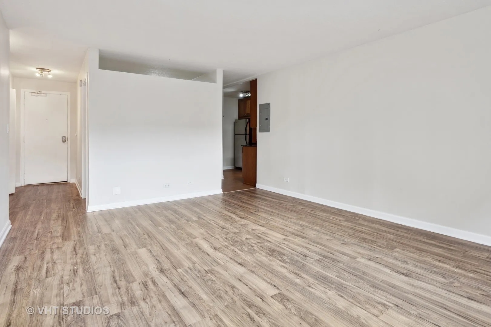 3033 North Sheridan Road, Unit 310 Chicago, IL 60657 - Photo 7 of 12 Gallery Image 7