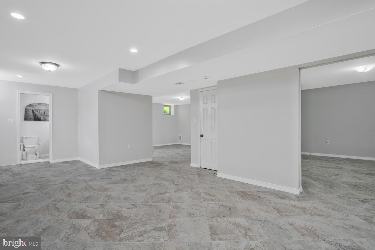 8149 Ventnor Road Pasadena, MD 21122 - Photo 31 of 40 Gallery Image 31