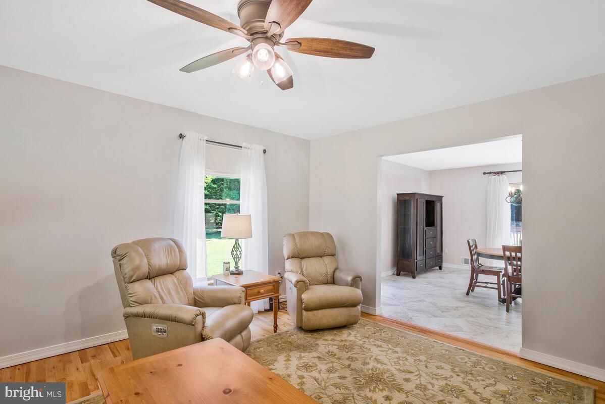 8149 Ventnor Road Pasadena, MD 21122 - Photo 6 of 40 Gallery Image 6