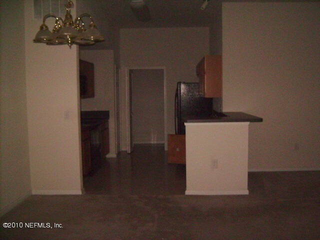 7920 Merrill Road, Unit 506 Jacksonville, FL 32277 - Photo 3 of 11 DINING ROOM