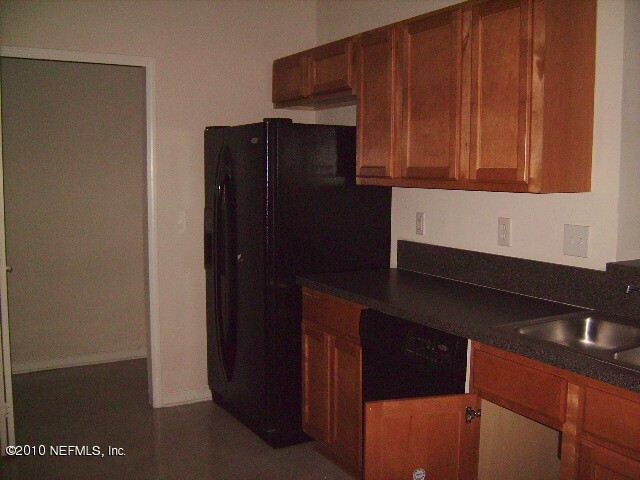 7920 Merrill Road, Unit 506 Jacksonville, FL 32277 - Photo 5 of 11 KITCHEN
