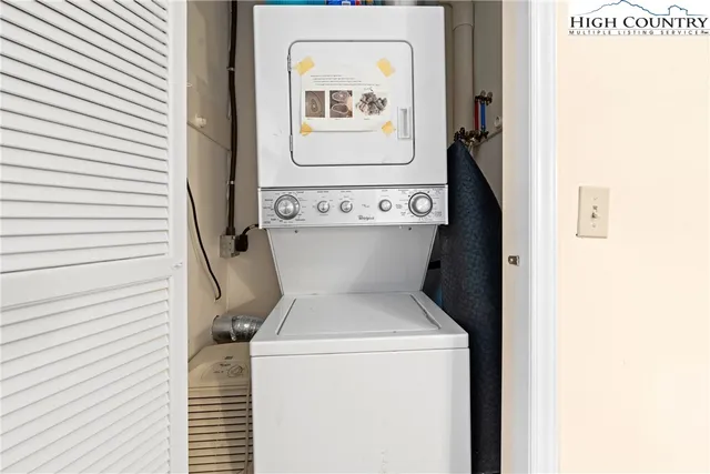 $450,000 | 214 Village Green, Unit B2, Blowing Rock, NC 28605