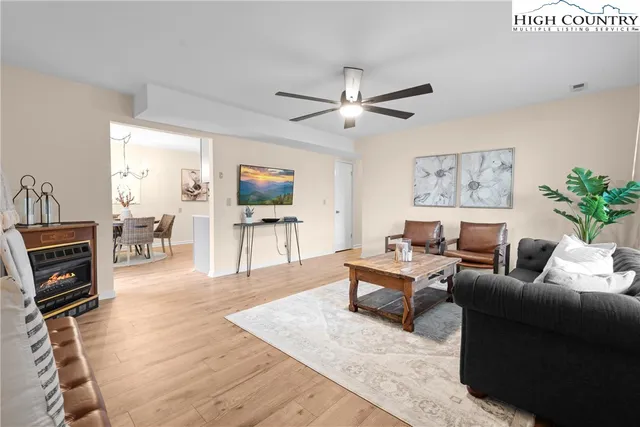 $450,000 | 214 Village Green, Unit B2, Blowing Rock, NC 28605