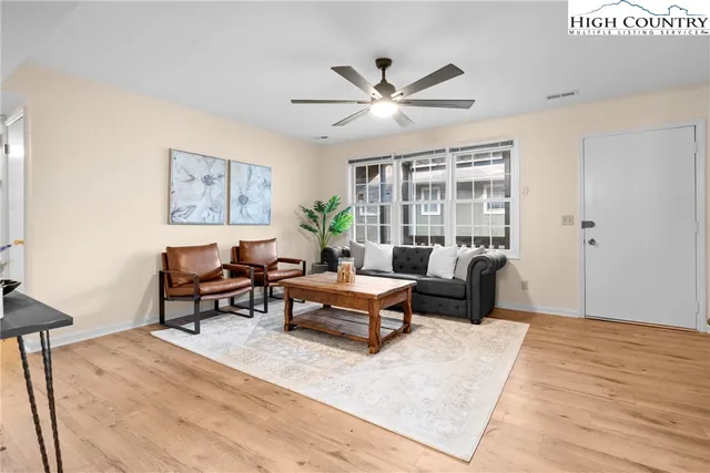 $450,000 | 214 Village Green, Unit B2, Blowing Rock, NC 28605