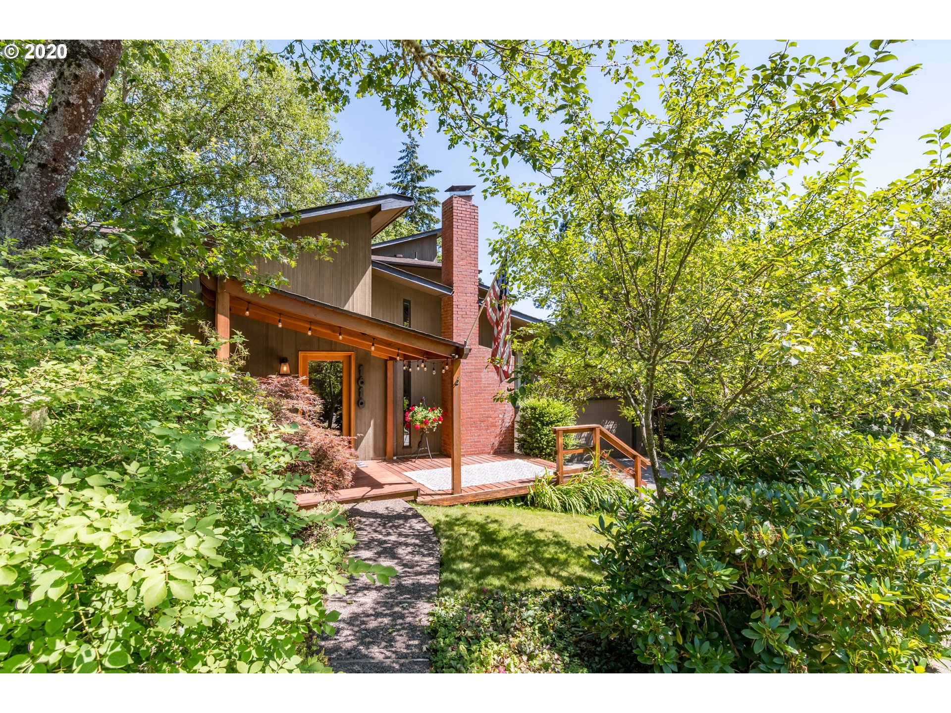 1810 Tigertail Road Eugene, OR 97405 - Photo 2 of 32 Gallery Image 2