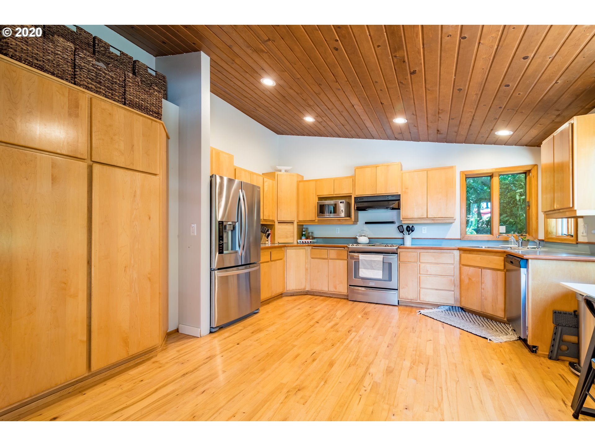 1810 Tigertail Road Eugene, OR 97405 - Photo 11 of 32 Gallery Image 11