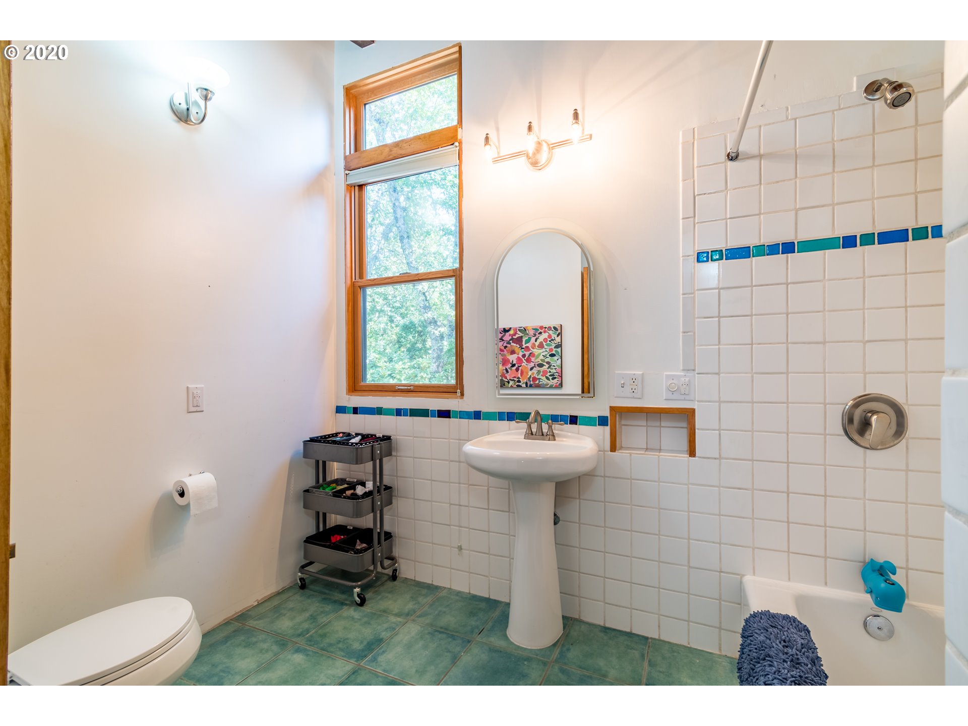 1810 Tigertail Road Eugene, OR 97405 - Photo 26 of 32 Gallery Image 26