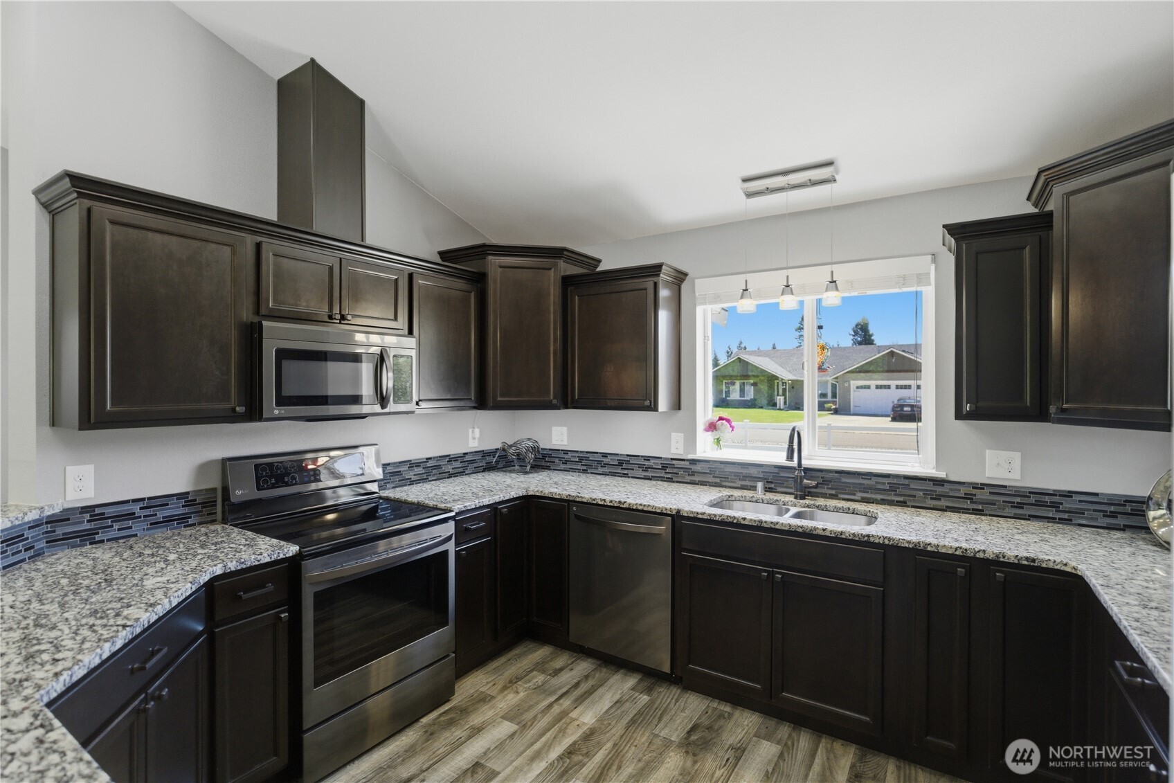 40 Sandtrap Lane Aberdeen, WA 98520 - Photo 9 of 40