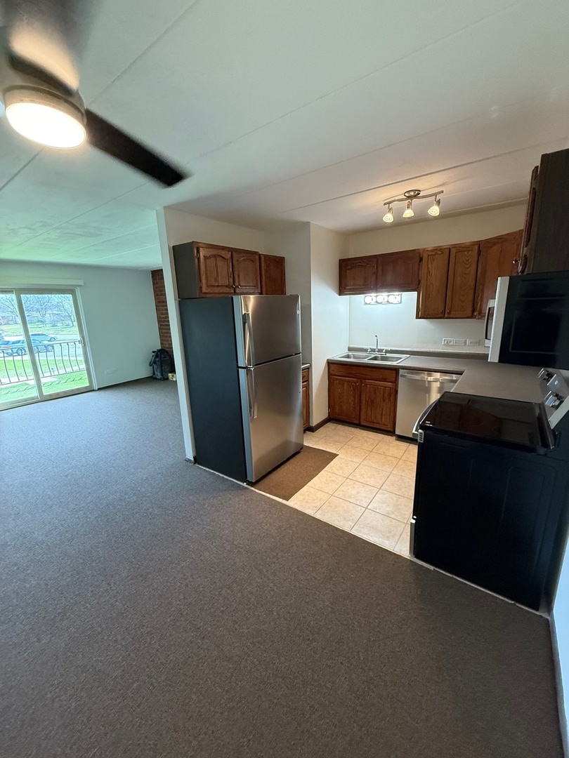 3014 171st Street, Unit D1 Hazel Crest, IL 60429 - Photo 2 of 8