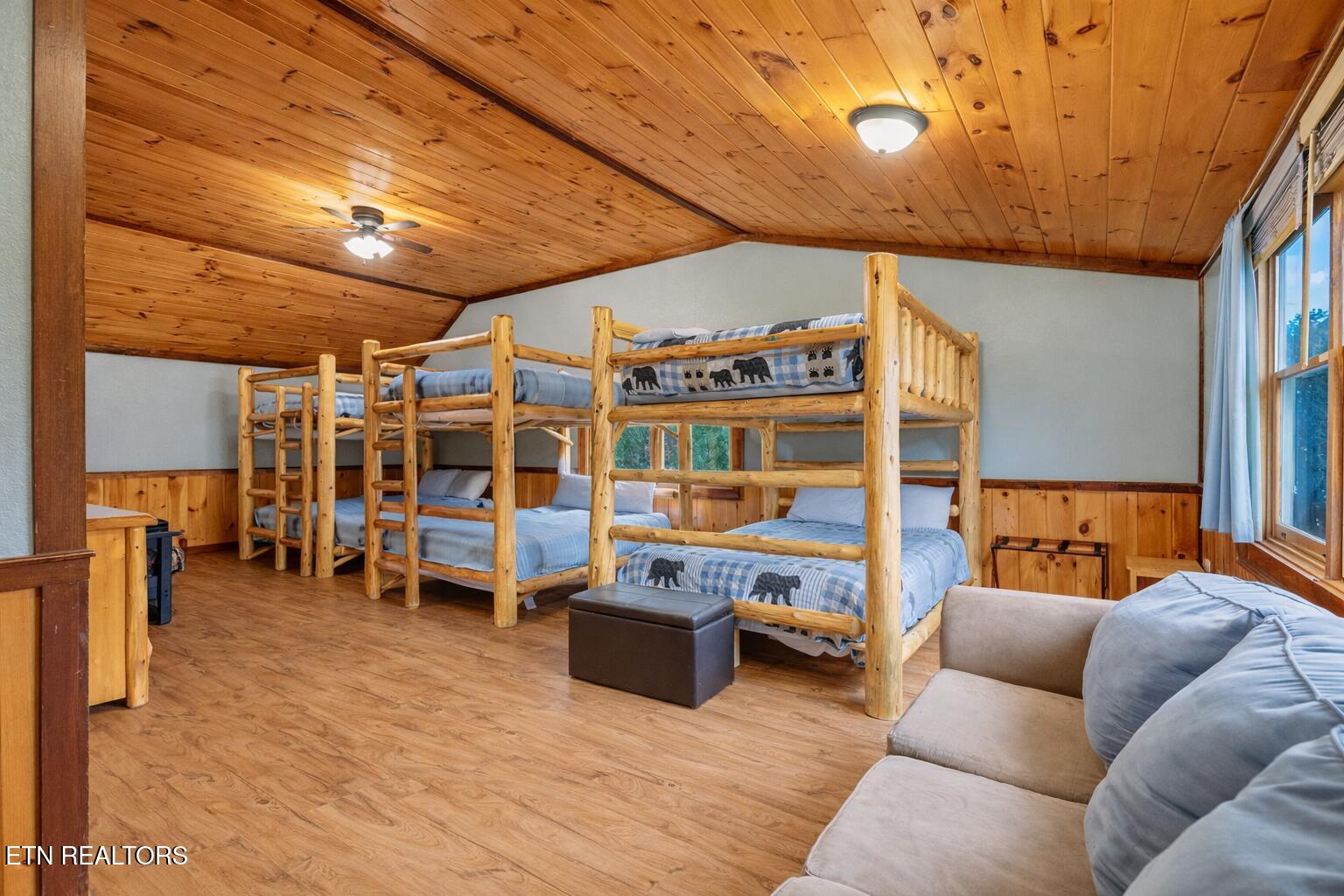 203 Amet Way Cosby, TN 37722 - Photo 26 of 32 Bunkroom for 203 Amet Way Pool Cabin fo