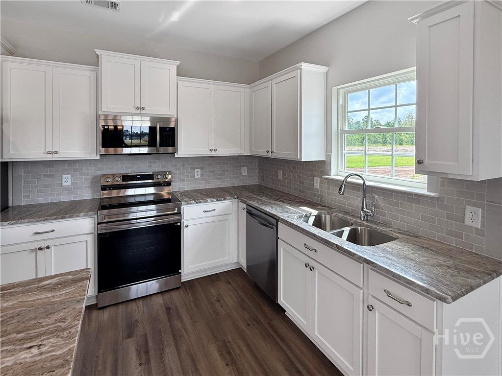 493 Buckhead Loop Southeast Allenhurst, GA 31301 - Photo 5 of 17