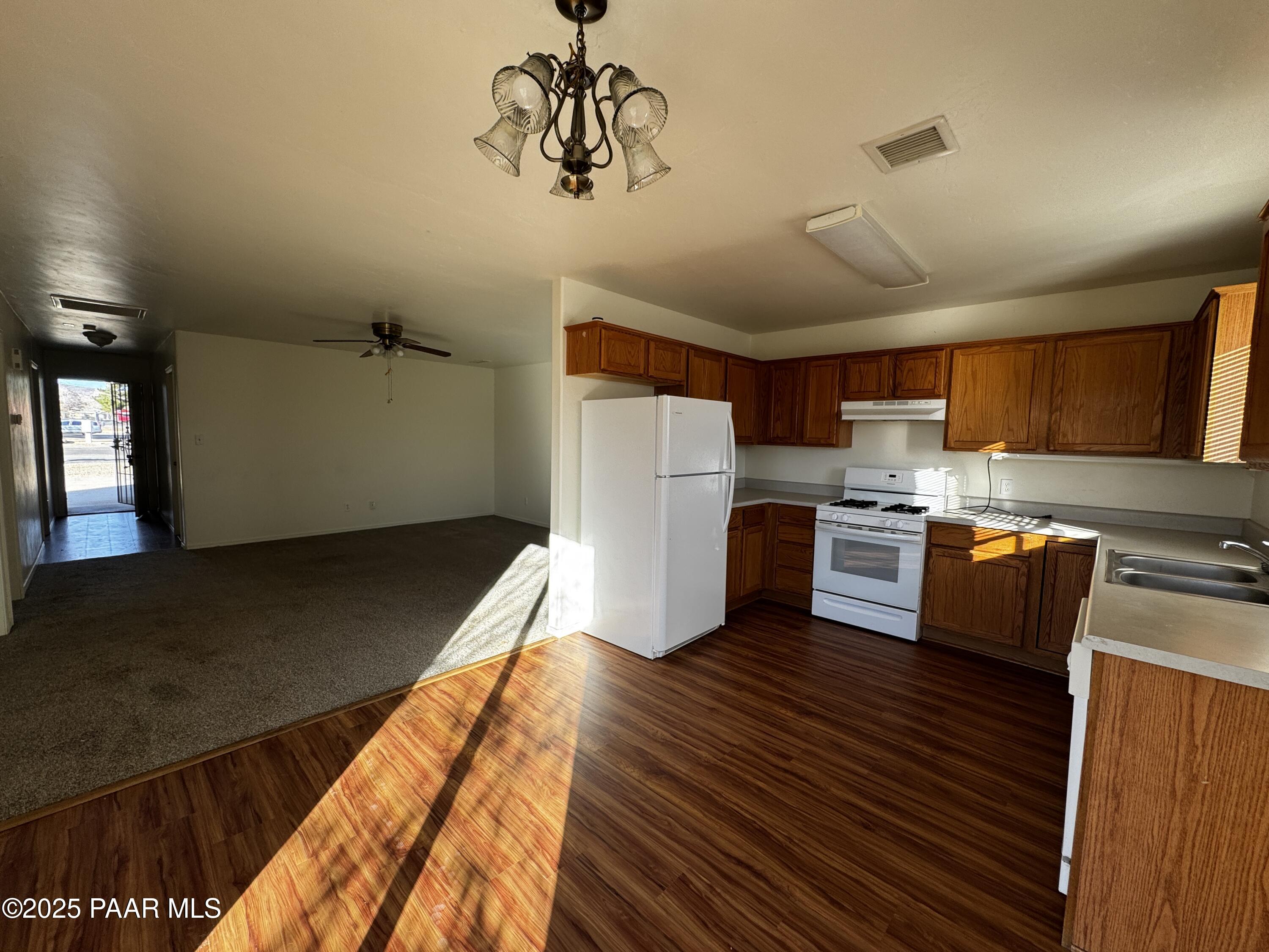 3335 North Yavapai Court, Unit B Prescott Valley, AZ 86314 - Photo 11 of 11 IMG_7919