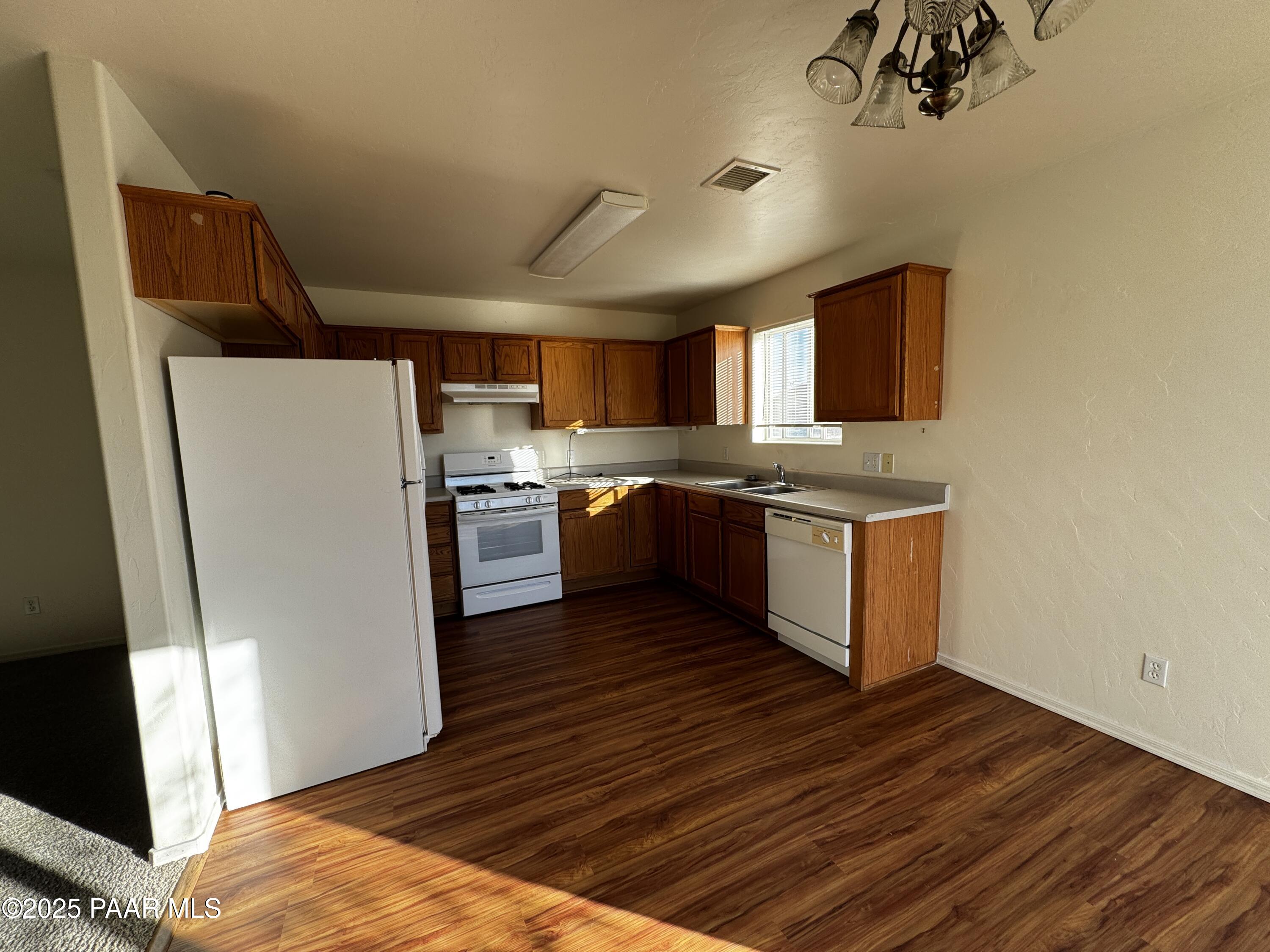 3335 North Yavapai Court, Unit B Prescott Valley, AZ 86314 - Photo 10 of 11 IMG_7918