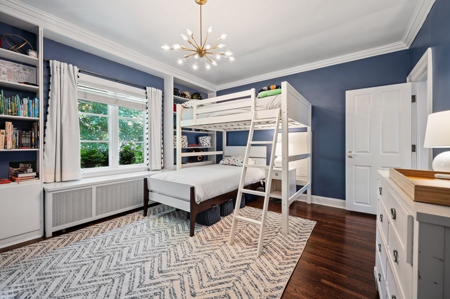 505 Ridge Road Kenilworth, IL 60043 - Photo 15 of 26 a very nice looking room with a large window