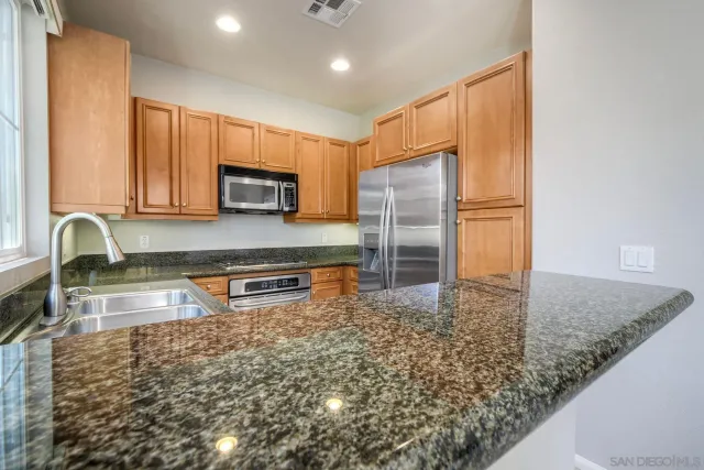 $689,900 | 10804 Serafina Lane, Unit 6, San Diego, CA 92128