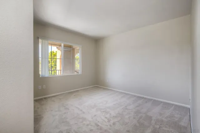 $689,900 | 10804 Serafina Lane, Unit 6, San Diego, CA 92128