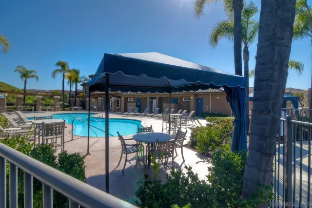 $689,900 | 10804 Serafina Lane, Unit 6, San Diego, CA 92128