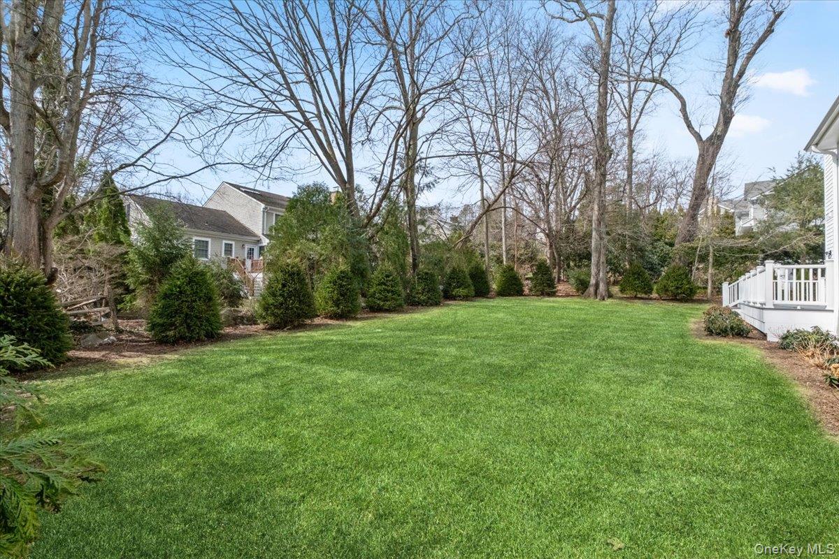 8 Dell Road Scarsdale, NY 10583 - Photo 36 of 41 a view of a garden