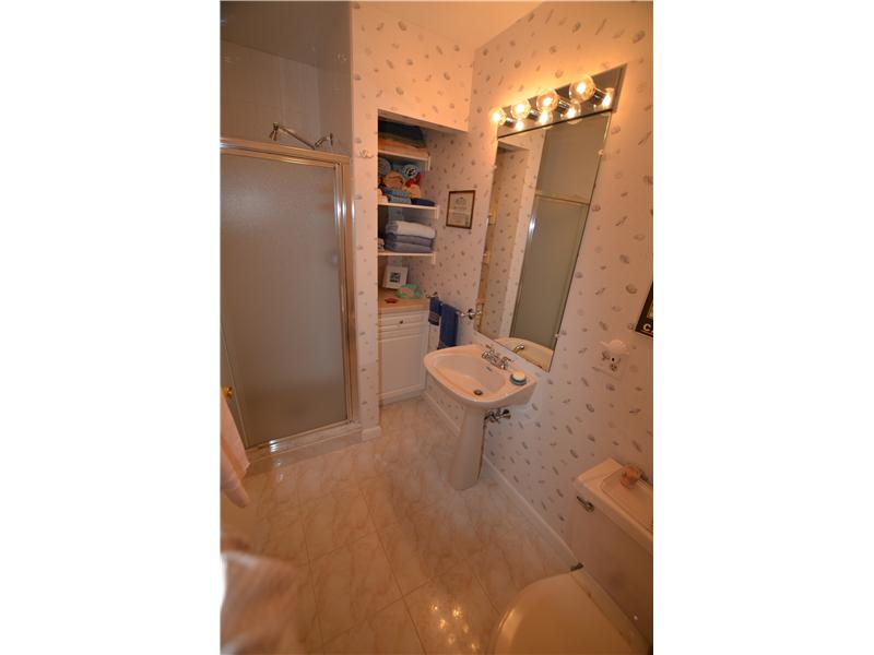 278 Shore Road, Unit B Westerly, RI 02891 - Photo 22 of 25 Bathroom.