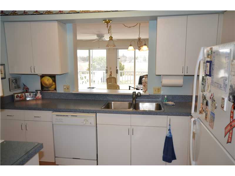 278 Shore Road, Unit B Westerly, RI 02891 - Photo 7 of 25 Kitchen.