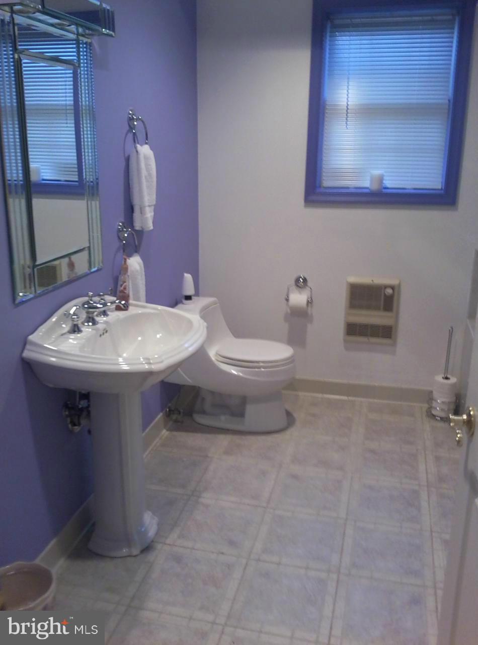 8721 Briarcroft Lane Laurel, MD 20708 - Photo 14 of 19 Bath