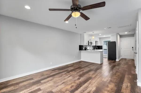 $1,950 | 3810 Southway Drive, Unit 103, Austin, TX 78704