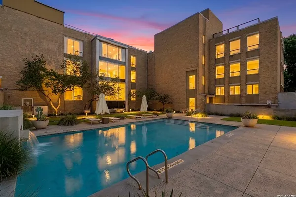 $1,950 | 1115 South Alamo Street, Unit 2405, San Antonio, TX 78210