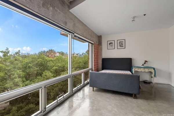 $1,895 | 1115 South Alamo Street, Unit 2405, San Antonio, TX 78210