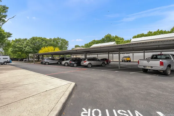 $1,895 | 1115 South Alamo Street, Unit 2405, San Antonio, TX 78210