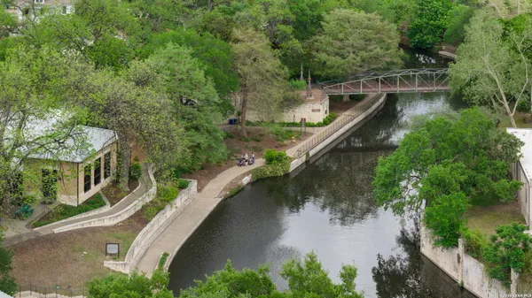 $1,895 | 1115 South Alamo Street, Unit 2405, San Antonio, TX 78210