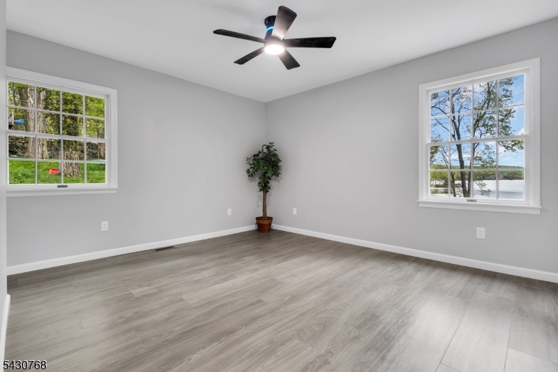 385 Maxim Drive Hopatcong, NJ 07821 - Photo 14 of 50