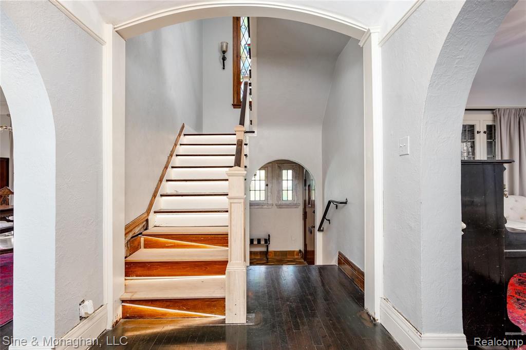 776 Trombley Road Grosse Pointe Park, MI 48230 - Photo 3 of 78