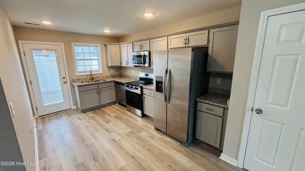 $1,600 | 1151 Cross Creek Circle, Unit E, Greenville, NC 27834