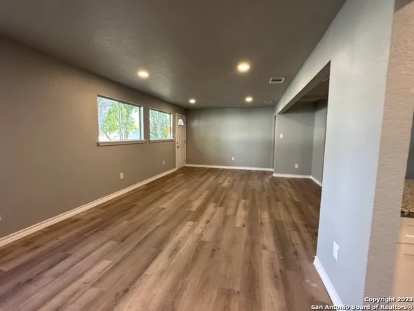 $1,695 | 546 West Petaluma Boulevard, San Antonio, TX 78221