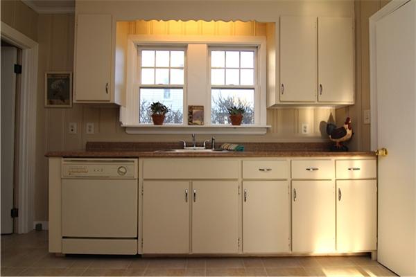 66 Roberts Road Medford, MA 02155 - Photo 13 of 27 Gallery Image 13