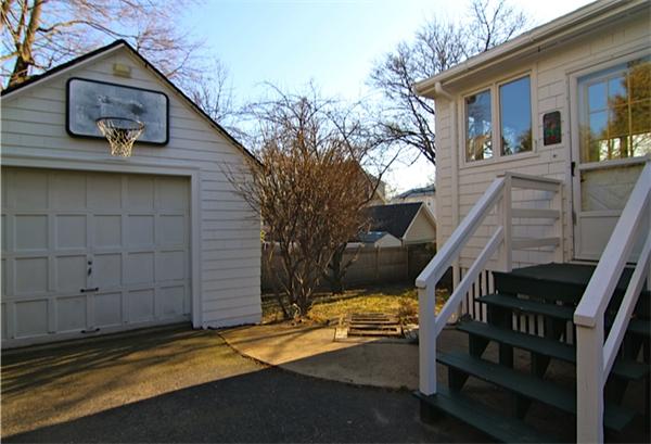 66 Roberts Road Medford, MA 02155 - Photo 25 of 27 Gallery Image 25