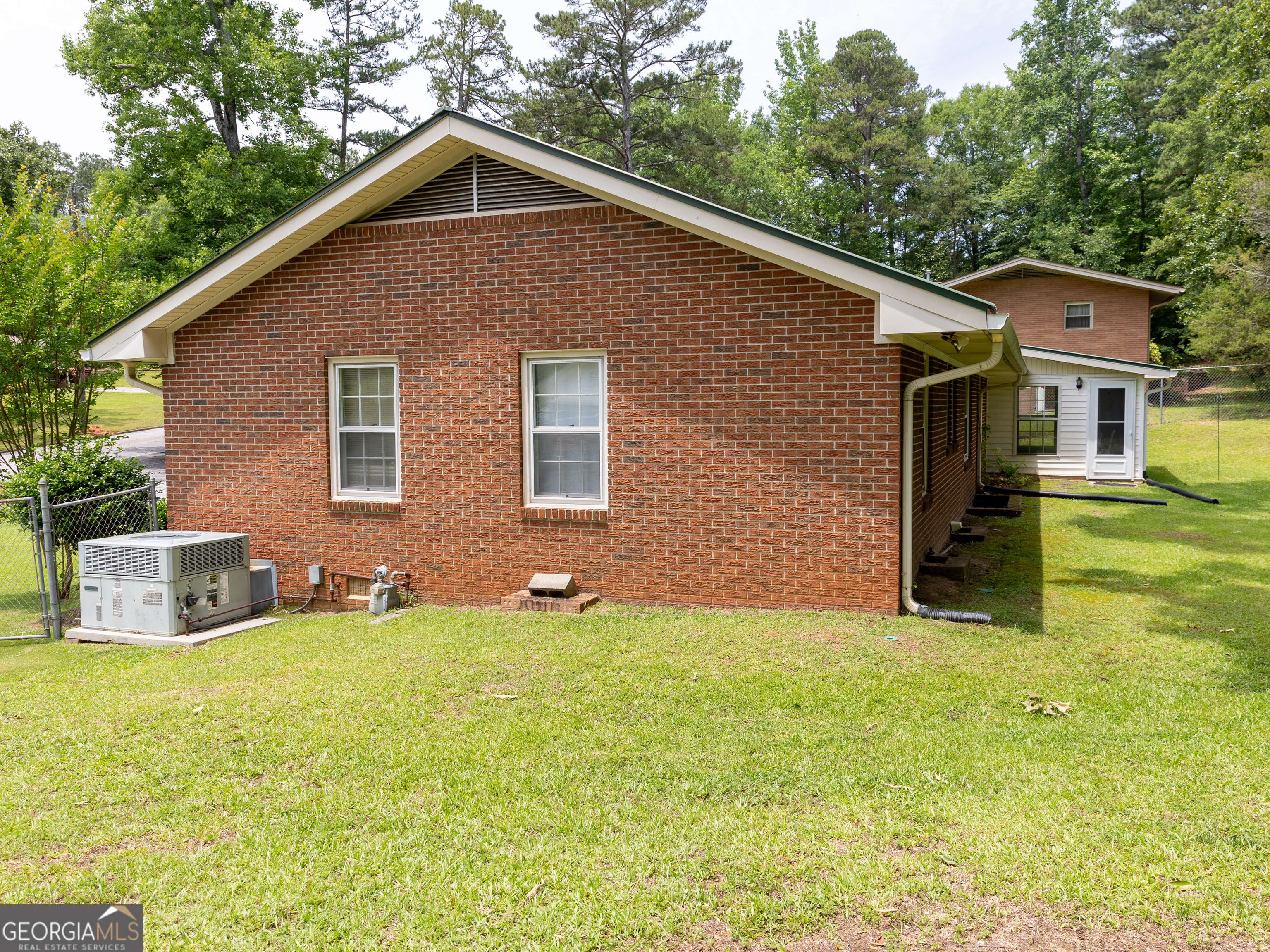 508 Ridgecrest Drive Elberton, GA 30635 - Photo 2 of 29 a view of a house with pool and a yard