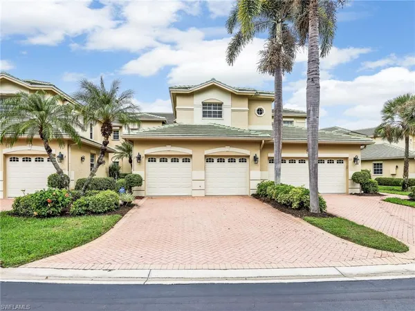 $2,700 | 600 Vintage Reserve Lane, Unit 22B, Naples, FL 34119
