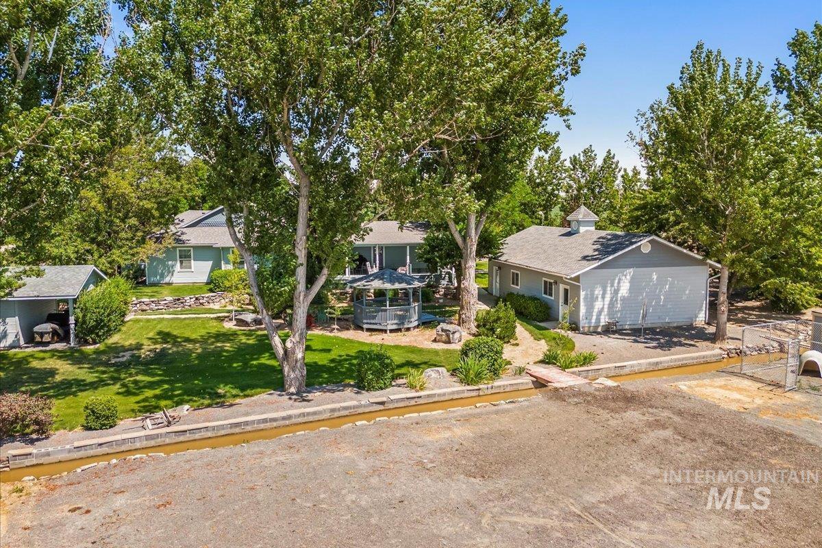 7425 Robinson Road Kuna, ID 83634 - Photo 10 of 50 View of front facade with a front lawn