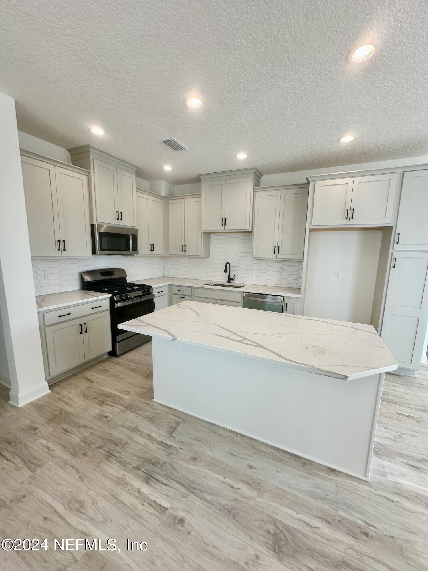 240 Wildlight Avenue Yulee, FL 32097 - Photo 2 of 11 IMG_3631 (1)