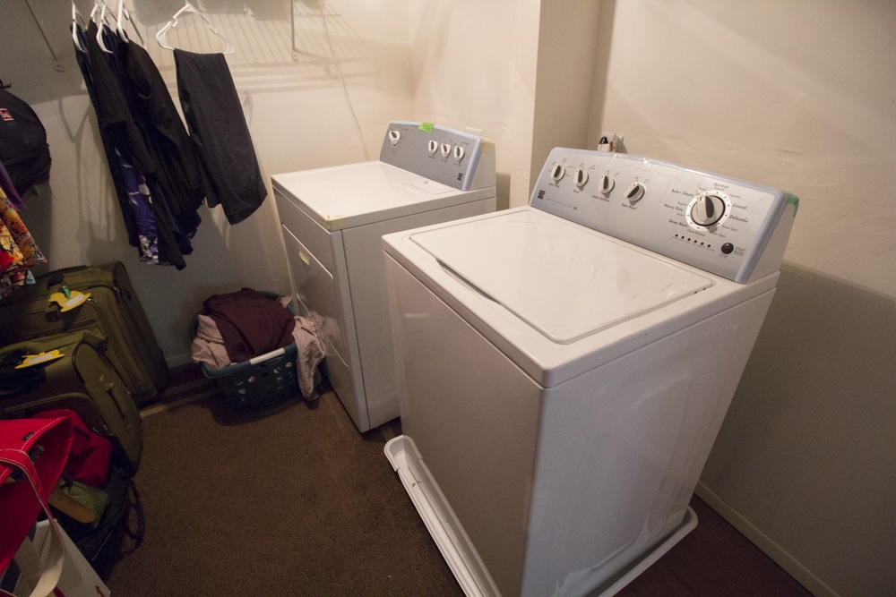 112 Delmar Circle Oak Ridge, TN 37830 - Photo 16 of 32 a utility room with dryer and washer