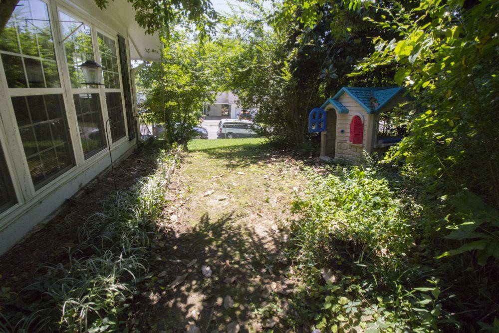 112 Delmar Circle Oak Ridge, TN 37830 - Photo 20 of 32 a backyard of a house with lots of green space