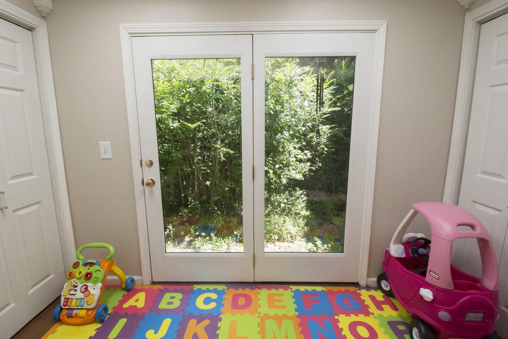 112 Delmar Circle Oak Ridge, TN 37830 - Photo 30 of 32 a room with toys and a window
