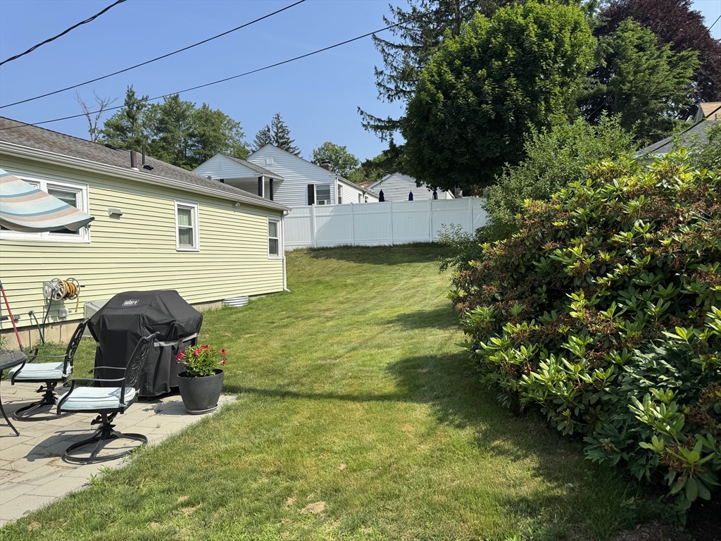 89 Westview Road Worcester, MA 01602 - Photo 8 of 26 Gallery Image 8