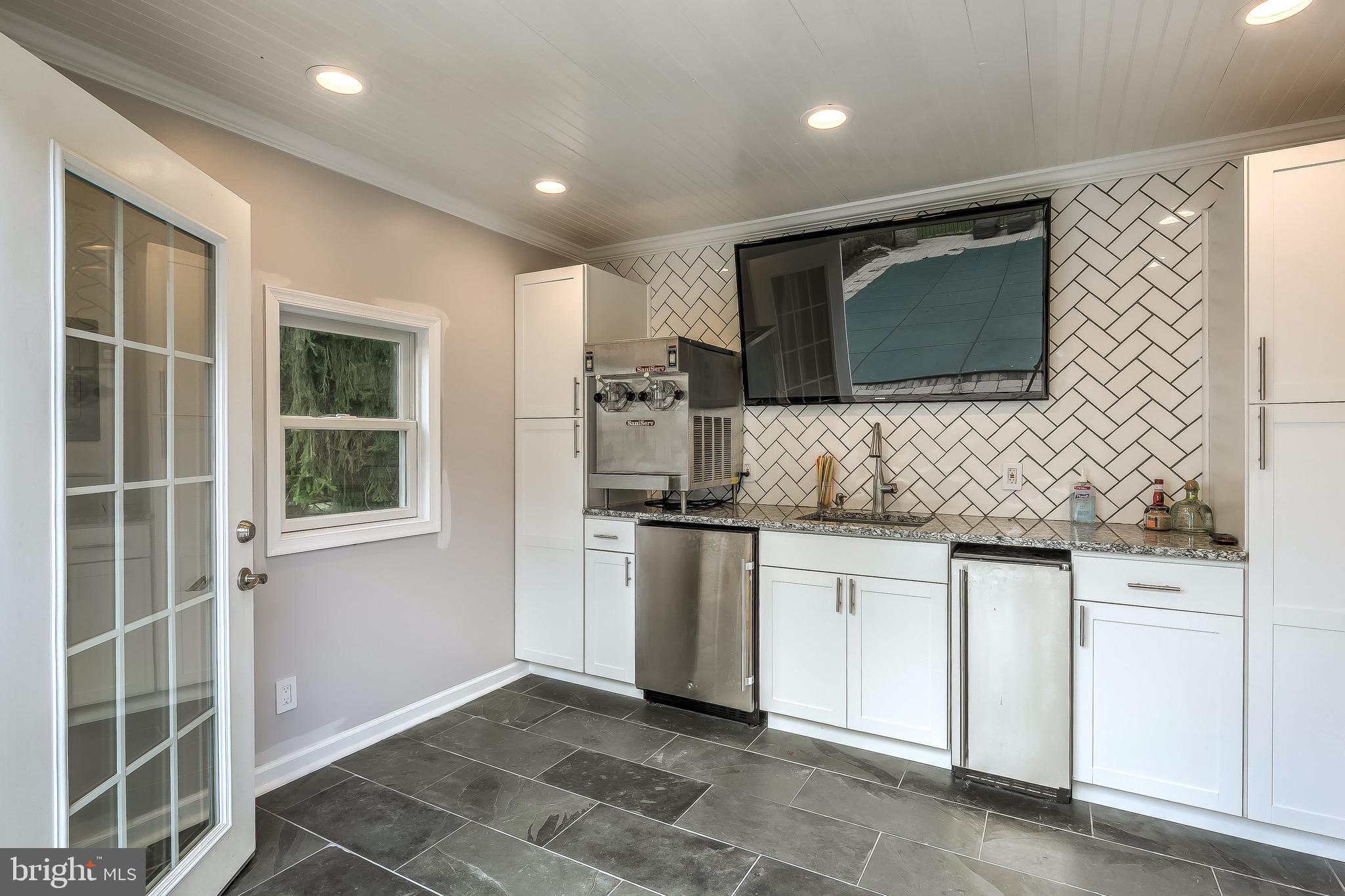 16353 Markoe Road Monkton, MD 21111 - Photo 39 of 96 Incredible Pool House w fridge,icemaker,wifi!