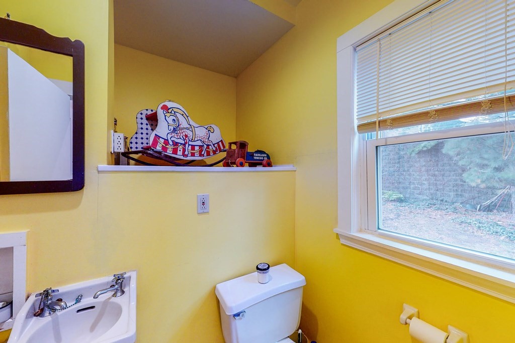 64 Highland Road Somerville, MA 02144 - Photo 17 of 42 Gallery Image 17