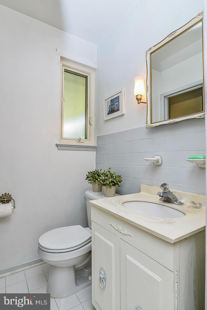 7612 Elgar Street Springfield, VA 22151 - Photo 13 of 28 Bath