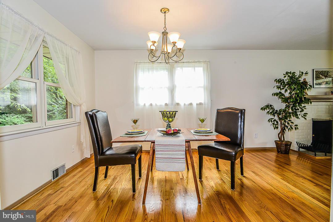 7612 Elgar Street Springfield, VA 22151 - Photo 8 of 28 Dining Room